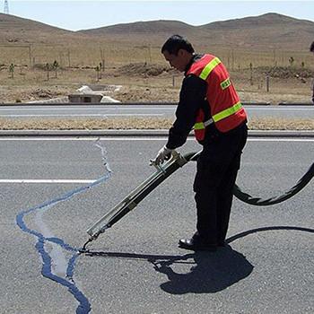 路面沥青灌缝胶在公路上的应用